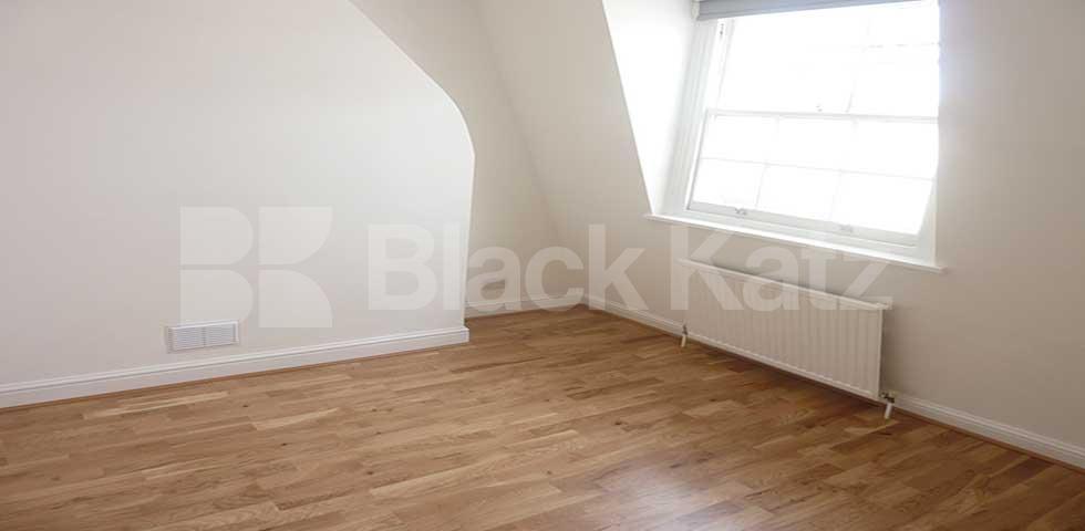 			4 BED/ 2BATH! , 4 Bedroom, 1 bath, 1 reception Flat			 Chepstow Road, BAYSWATER 